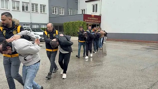 10 milyonluk vurgun! 'Profesör', 'Firavun' ve 'Azad' kod adlı çete çökertildi