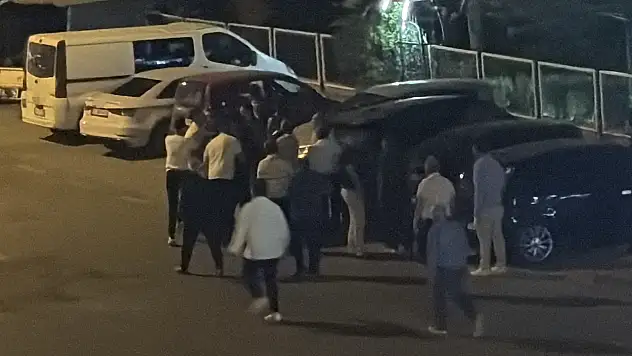 Talas'taki düğünde bir anda ortalık karıştı! Kavga salon dışına taştı