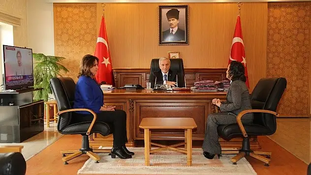 Dünya Kadınlar Gününde Vali Kamçı'ya Ziyaret

