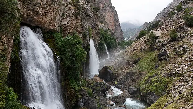 Dünyada eşi az bulunan göreni kendine hayran bırakan manzara Kayseri'de