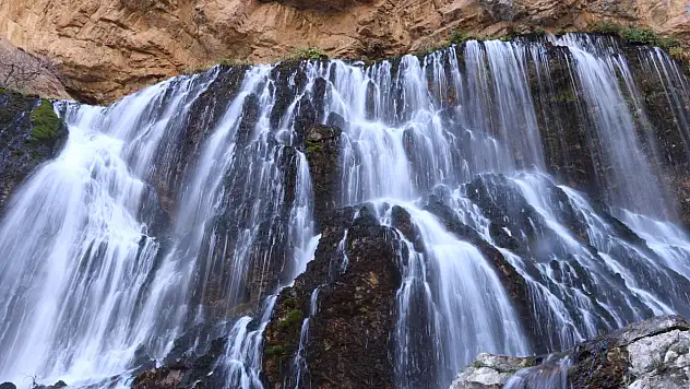 Dünyada eşi az görülen güzellik: Kapuzbaşı Şelaleleri her mevsim akıyor