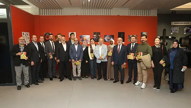 Dünyayı renklerle anlatan öğrenciler Kayseri'de buluştu