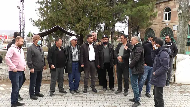 'Durak yaptılar, ama 7 yıldır otobüs gelmiyor!'
