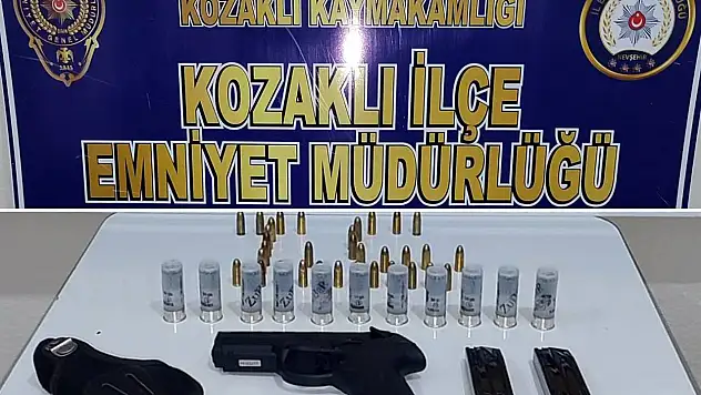 Durdurulan araçtan silah çıktı