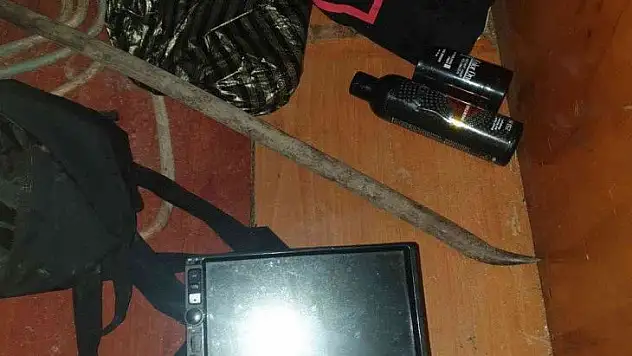 Durumundan şüphelenilen araçtan hırsızlık malzemeleri çıktı