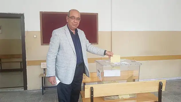 DYP eski Başkanından muhalefete dikkat çeken çağrı: Rica ediyorum, iktidarın her yaptığını alkışlayın!