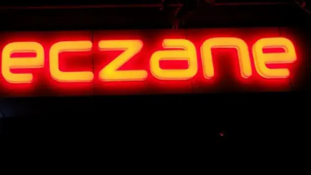 Eczanelere standart getiriliyor