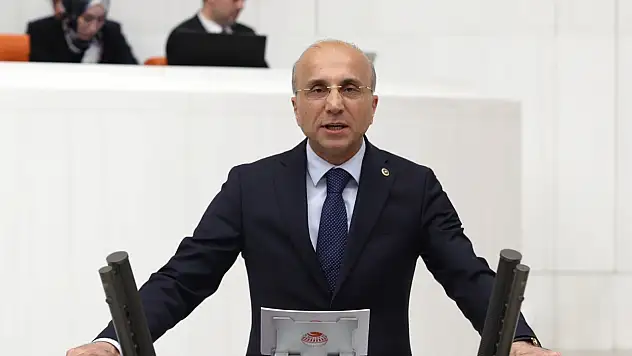 'Eğitim sistemiyle yapboz yapar gibi oynandı'