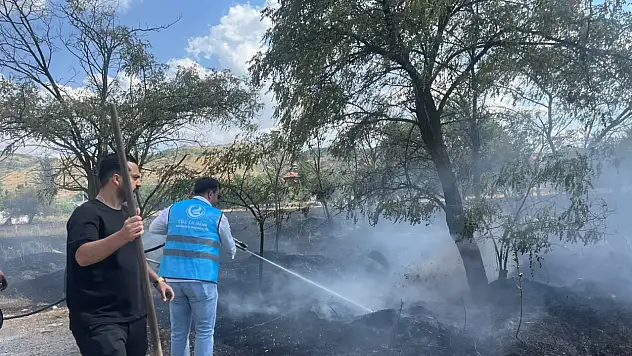Eğribucak'taki yangına Ülkü Ocakları desteği