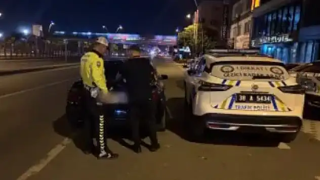 Egzoz dumanıyla trafiği tehlikeye attılar