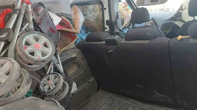 Ehliyetsiz genç kaza yaptı