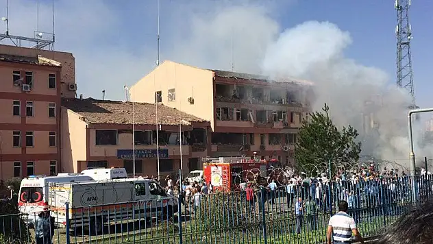 Elazığ Emniyet Müdürlüğü'ne bombalı saldırı