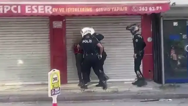 Bıçakla rahatsızlık veren şahıs, etkisiz hale getirildi