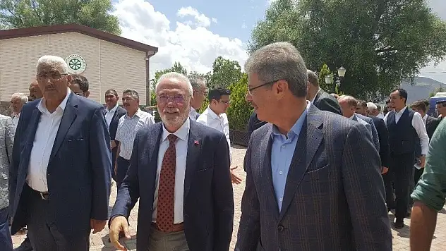 Elitaş, &quotPancar çiftçisi için elimizden gelen gayreti göstereceğiz&quot
