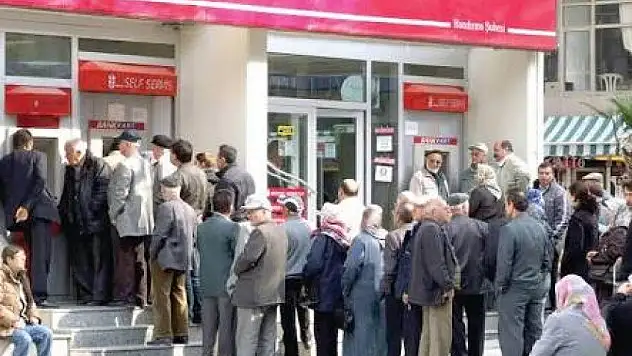 Emekliler yeni yılda ne kadar maaş alacak