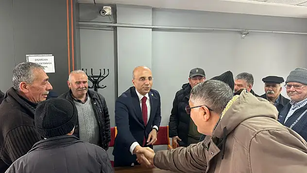 'Bu maaşla olmuyor' diyen emeklilere destek: En düşük emekli maaşı asgari ücret seviyesine çıkarılmalıdır