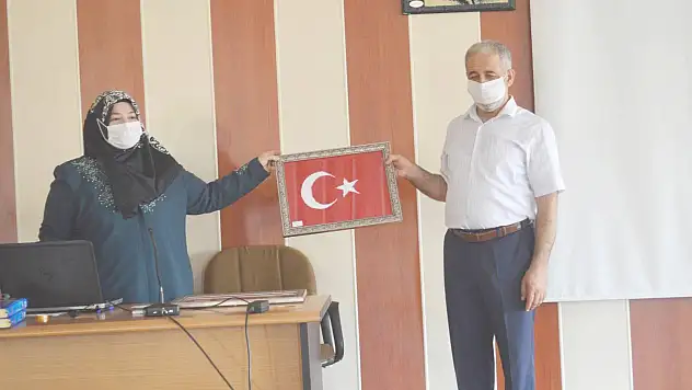 En güzel bayrağı yaptılar ödülü kaptılar
