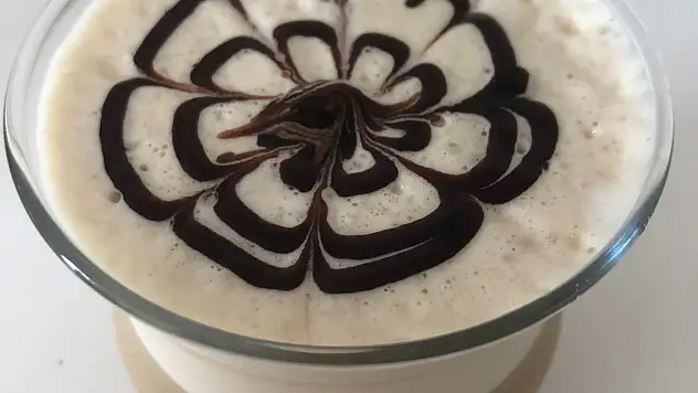 Enerji verirken serinleten soğuk kahve