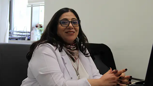 Enkaz altından kurtarılan doktor, şimdi Kayseri'de hayata dokunuyor