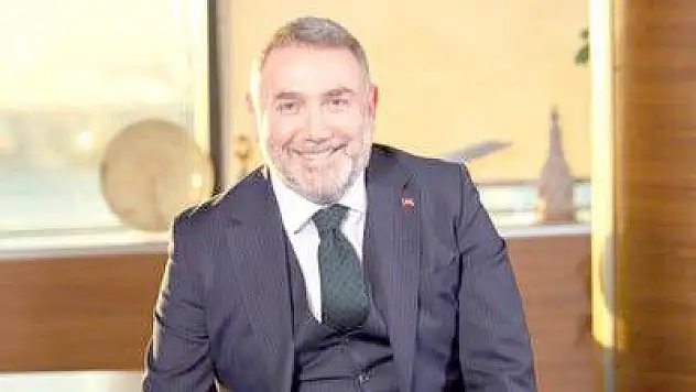 Erciyes Anadolu Holding CEO'su Ertekin, o hemşire ve doktorla tanışıp, ellerini sıkmak istiyor