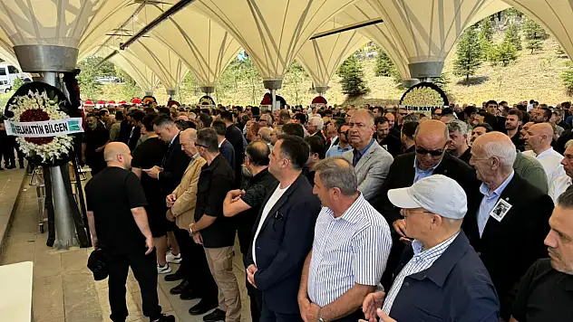 Erciyes Anadolu Holding CEO'su Ertekin, eski Başkan'ı son yolculuğuna uğurladı