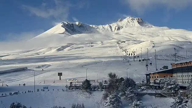 Erciyes bütün rakiplerini geride bıraktı! Zirvede tek başına