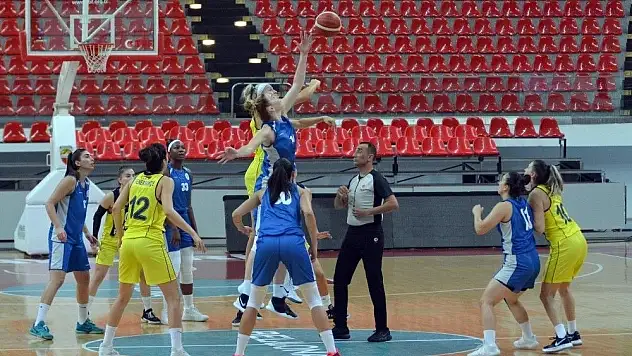 Erciyes Cup: İzmit Belediyespor:54 - Fenerbahçe:71
