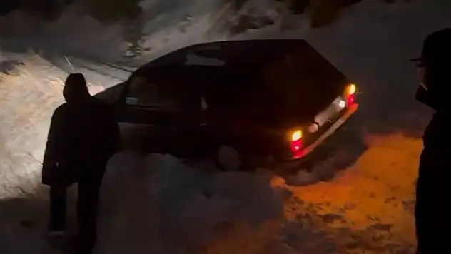 Erciyes-Hacılar yolunda mahsur kalan 3 kişi kurtarıldı