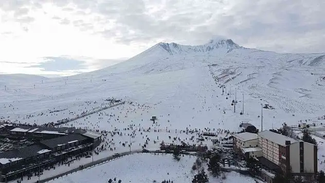 Erciyes'e ziyaretçi akını