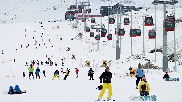 Erciyes, hafta sonunda 50 bin kişiyi ağırladı
