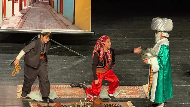 Erciyes İlkokulu Kayseri'yi Akşehir'de temsil etti