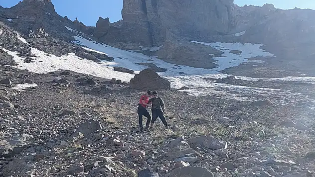 Erciyes'in zirvesinde mahsur kalan kişi kurtarıldı
