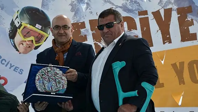 Erciyes, 8'inci kez engelleri aşıyor
