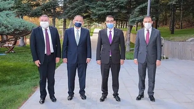 Ne konuşulduğunu açıkladı!