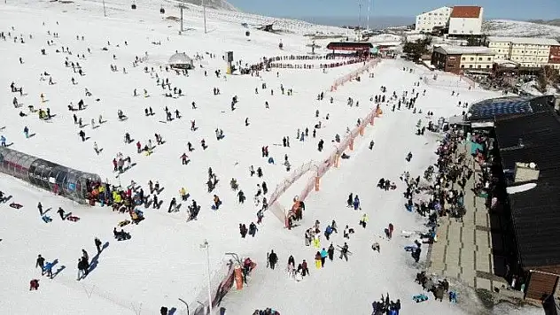 Erciyes'te pistler turistlere kaldı