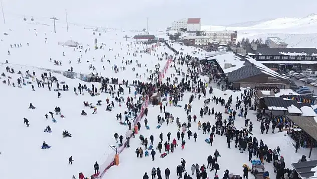 Erciyes'te hafta sonu yoğunluğu