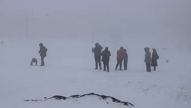 Erciyes'te hazırlıklar tamam! Kar kalınlığı 8 santimetreye ulaştı