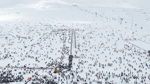 Erciyes'te kar kalınlığı kaç metreyi buldu?