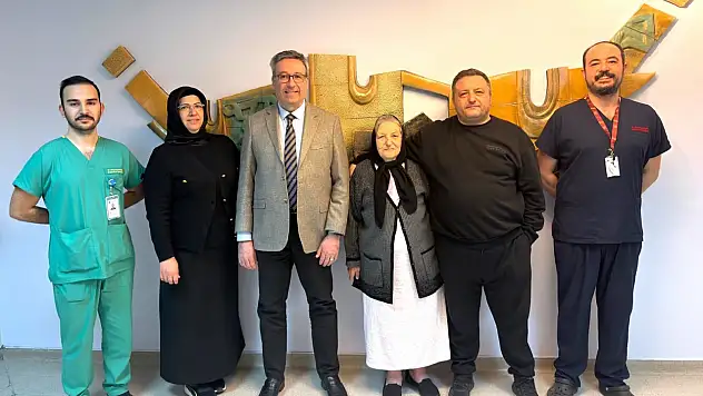 Erciyes'te mucize operasyon: 3,7 kiloluk tümör çıkarıldı