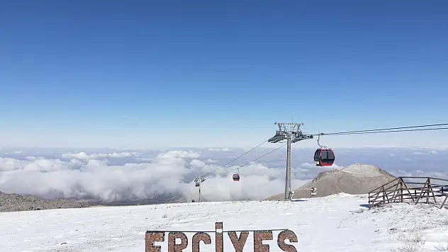 Erciyes'te neler oluyor? Vali Çiçek 'Kar Fırtınası' diyerek duyurdu!