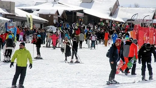 Erciyes'te pistler doldu taştı