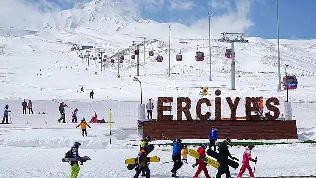 Erciyes'te sezon sonu: Kış turizminin gözdesi çalışanları yazın ne yapacak ?
