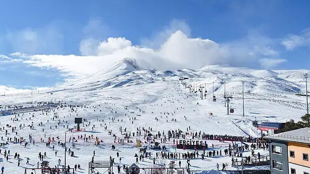 Erciyes'ten sert düşüş! Zirveye uzak kaldı
