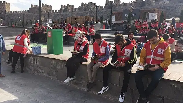 Erciyes Üniversitesi Genç Kızılay Kulüp Başkanı Melih Kamış:
