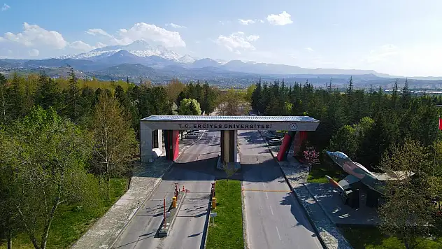 Erciyes Üniversitesi'nde flaş gelişme! Dekan görevi bıraktı! İşte nedeni