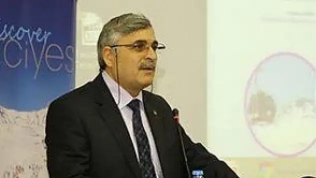 ERCİYES ÜNİVERSİTESİ'NDE TURİZM PANELİ