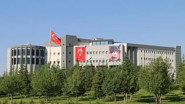 Erciyes Üniversitesi'nden görkemli 'Yaza Merhaba' konseri