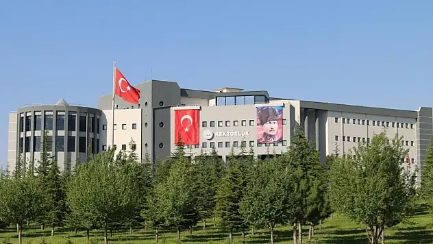 Erciyes Üniversitesi'nin acı günü! O isim hayatını kaybetti