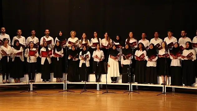 Erciyes Üniversitesi Türkçe Öğrenim Programından 261 öğrenci mezun oldu

