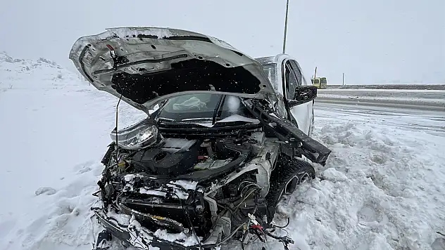 Erciyes yolunda kaza: Küçük çocuğun durumu ağır